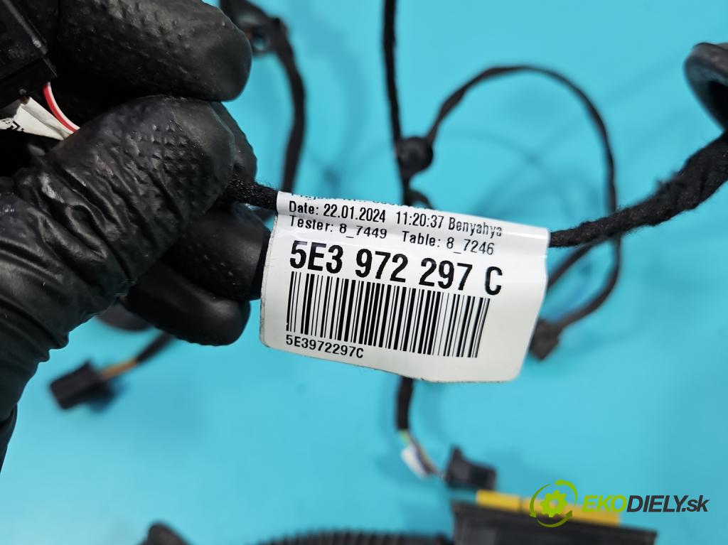Skoda Octavia IV 2019- 2.0 tdi 116 HP manual 85 kW 1968 cm3 5- Zväzok: dvere predné pravých 5E3972297C