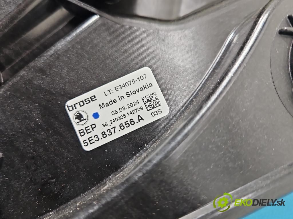 Skoda Octavia IV 2019- 2.0 tdi 116 HP manual 85 kW 1968 cm3 5- mechanizmus okna predné pravý 5Q0959802A