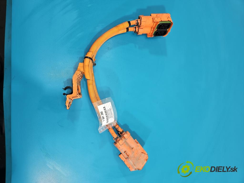 Bmw i3 2013–2022 0.0 elektrický: 170 hp automatic 125 kW 1 cm3 5- Balíček: 7647014-01