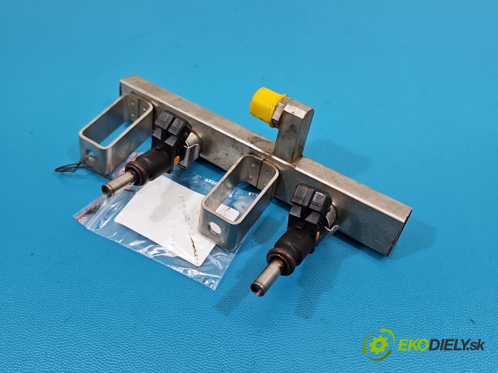 Bmw i3 2013–2022 0.0 elektrický: 170 HP automatic 125 kW 1 cm3 5- vstrek 4652349-01 (Vstrekovač paliva)