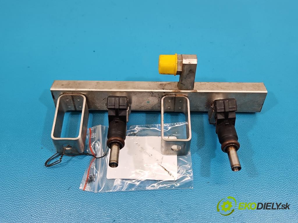 Bmw i3 2013–2022 0.0 elektrický: 170 HP automatic 125 kW 1 cm3 5- vstrek 4652349-01 (Vstrekovač paliva)