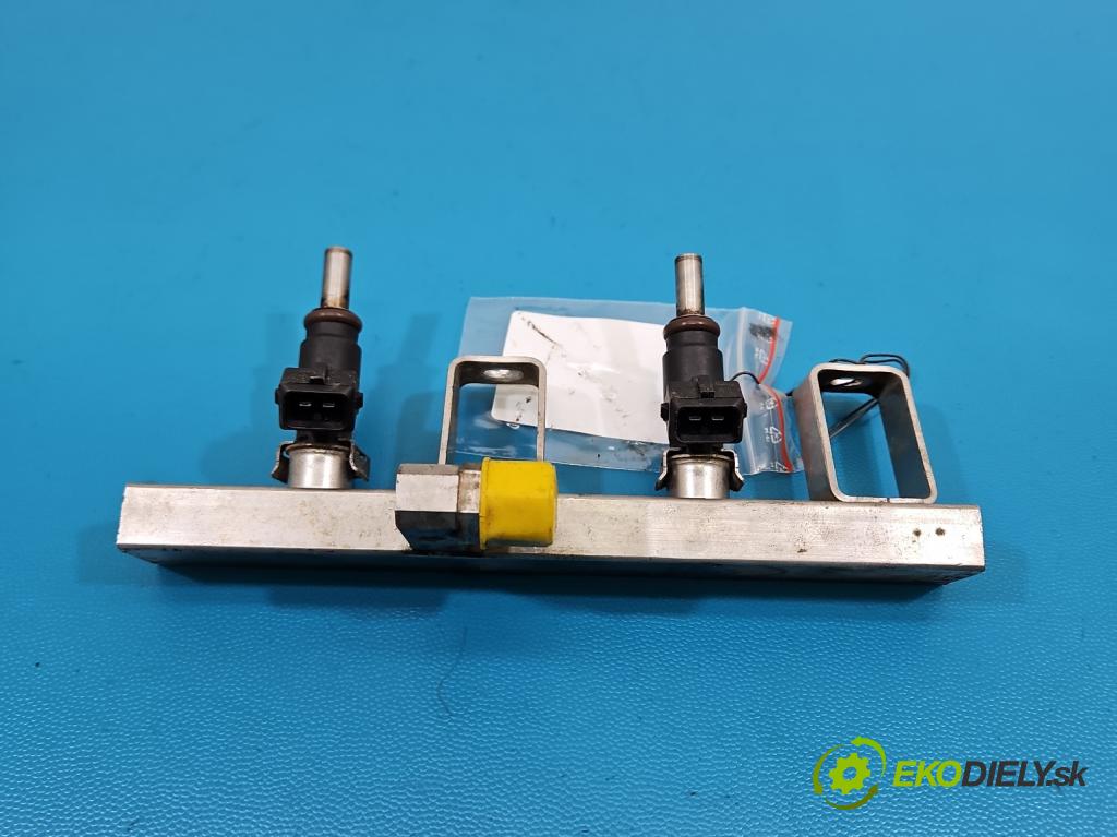 Bmw i3 2013–2022 0.0 elektrický: 170 HP automatic 125 kW 1 cm3 5- vstrek 4652349-01 (Vstrekovač paliva)