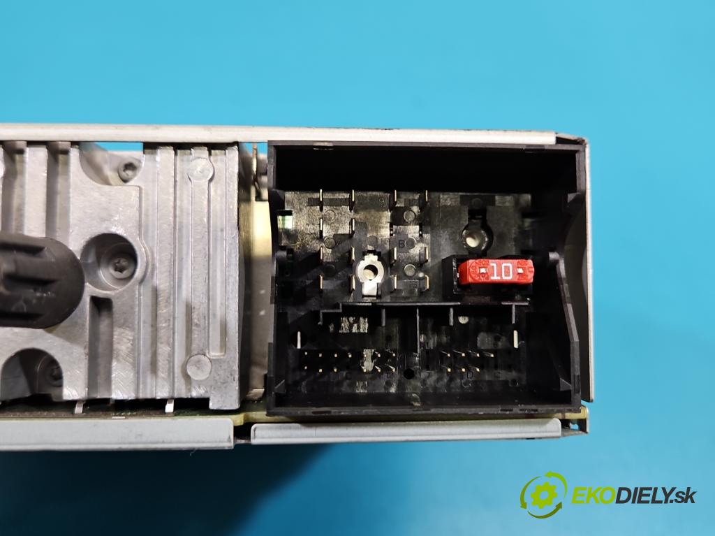 Renault Fluence 1.6 16V 110 HP manual 81 kW 1598 cm3 4- Radio originál 281159389R