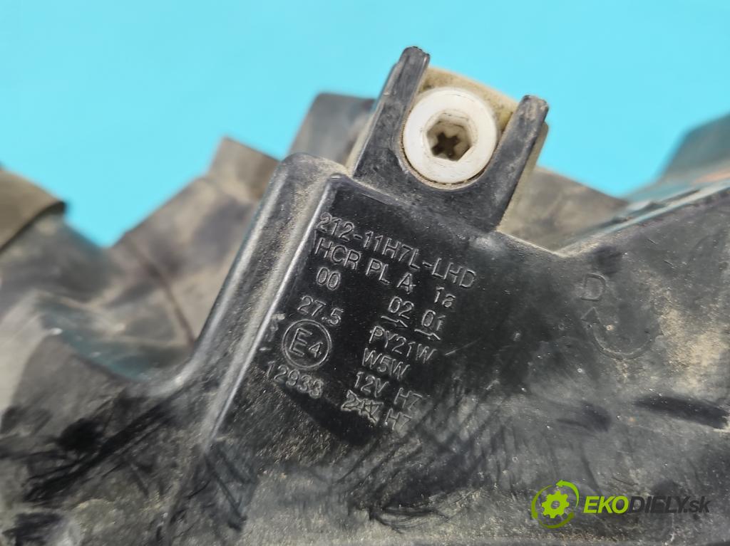 Toyota Corolla E12 2001-2009 1.4 D4D 90 HP manual 66 kW 1364 cm3 5- Reflektor: ľavý  (Kľučka dverí ostatné)