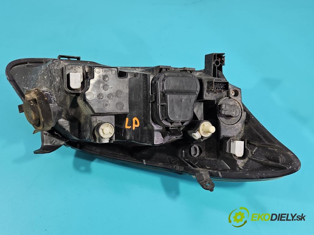 Toyota Corolla E12 2001-2009 1.4 D4D 90 HP manual 66 kW 1364 cm3 5- Reflektor: ľavý  (Kľučka dverí ostatné)