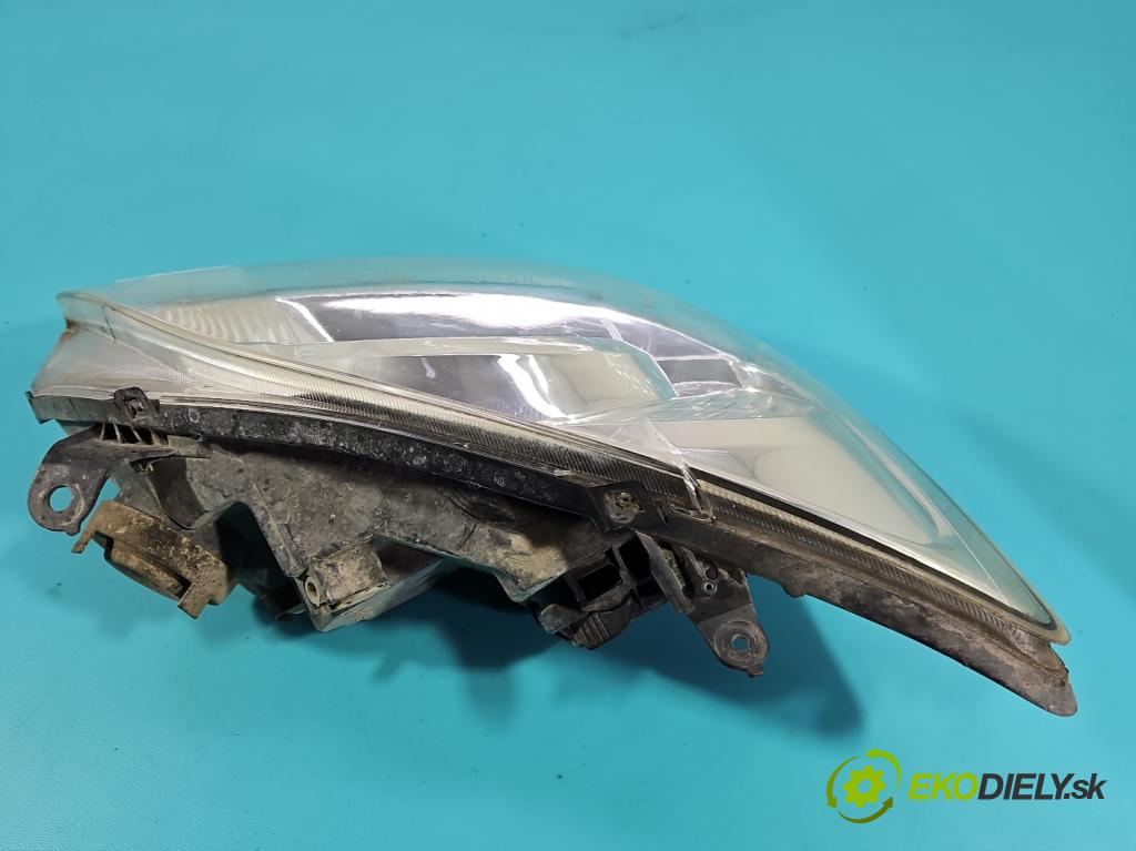 Toyota Corolla E12 2001-2009 1.4 D4D 90 HP manual 66 kW 1364 cm3 5- Reflektor: pravý 212-11H6R-LHD (Svetlo predné pravé)