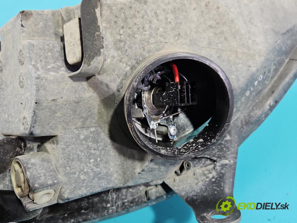 Toyota Corolla E12 2001-2009 1.4 D4D 90 HP manual 66 kW 1364 cm3 5- Reflektor: pravý 212-11H6R-LHD (Svetlo predné pravé)