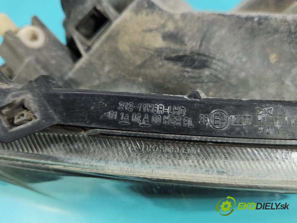 Toyota Corolla E12 2001-2009 1.4 D4D 90 HP manual 66 kW 1364 cm3 5- Reflektor: pravý 212-11H6R-LHD (Svetlo predné pravé)