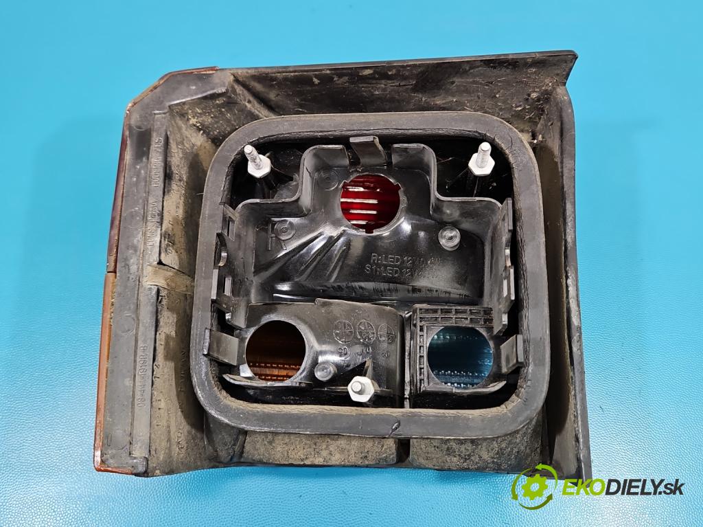 Vw Transporter T4 1990-2003 2.4d 77 HP manual 57 kW 2370 cm3 5- svetlo / reflektor zadné pravé  (Kľučka dverí ostatné)