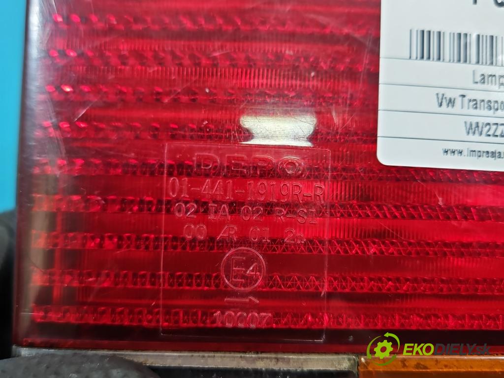 Vw Transporter T4 1990-2003 2.4d 77 HP manual 57 kW 2370 cm3 5- svetlo / reflektor zadné pravé  (Kľučka dverí ostatné)