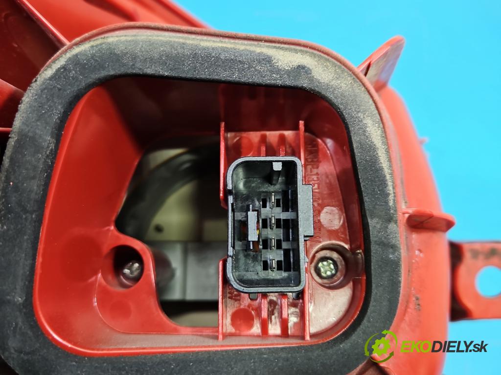 Vw Passat B6 2005-2010 2.0 tdi 136 HP manual 100 kW 1968 cm3 5- svetlo / reflektor zadné pravé 3C9945096N (Kľučka dverí ostatné)