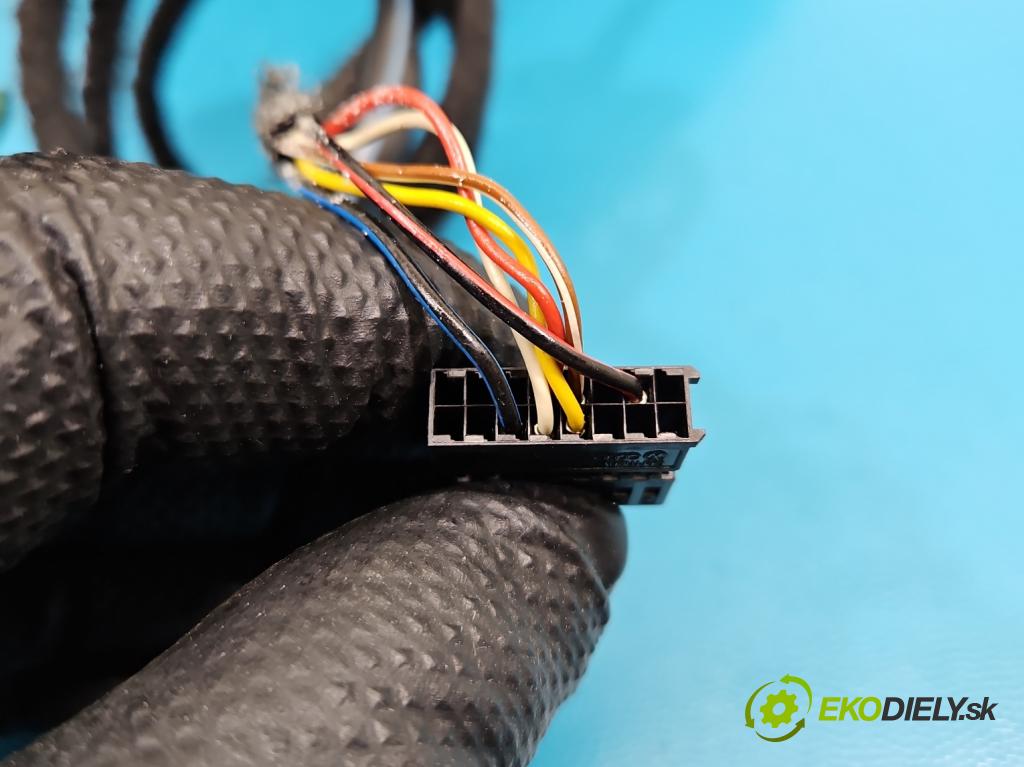 Vw Passat B6 2005-2010 2.0 tdi 136 HP manual 100 kW 1968 cm3 5- zrkadlo ľavé  (Kľučka dverí ostatné)