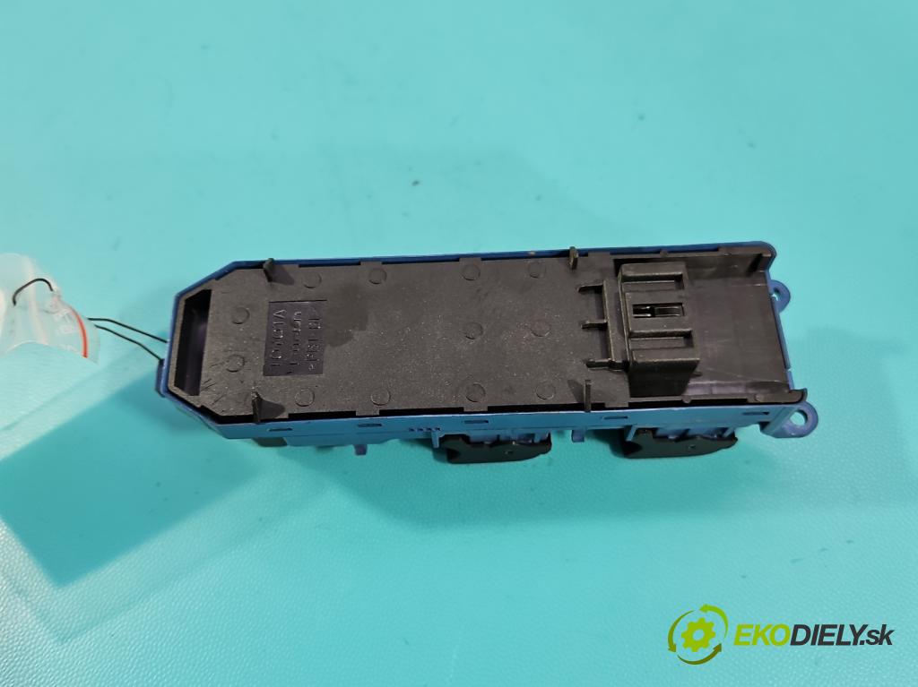 Toyota Verso 2009-2018 1.8 16V 147 HP automatic 108 kW 1798 cm3 5- prepínač okien spätných zrkadiel 84040-05020