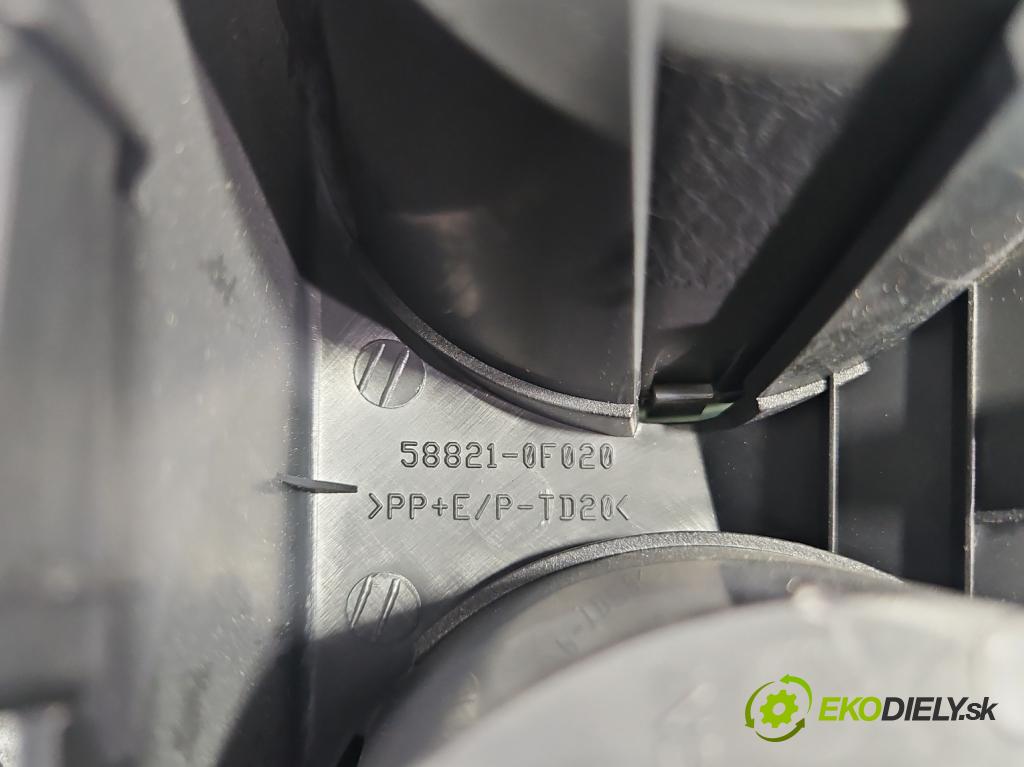Toyota Verso 2009-2018 1.8 16V 147 HP automatic 108 kW 1798 cm3 5- Rukojeť: na nápoje: 58821-0F020 (Držiak (úchyt) na nápoje)