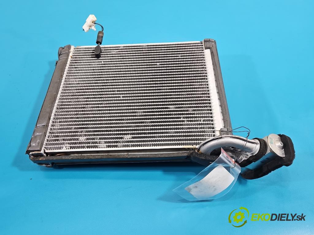 Toyota Verso 2009-2018 1.8 16V 147 HP automatic 108 kW 1798 cm3 5- radiator  (Radiátor kúrenia)