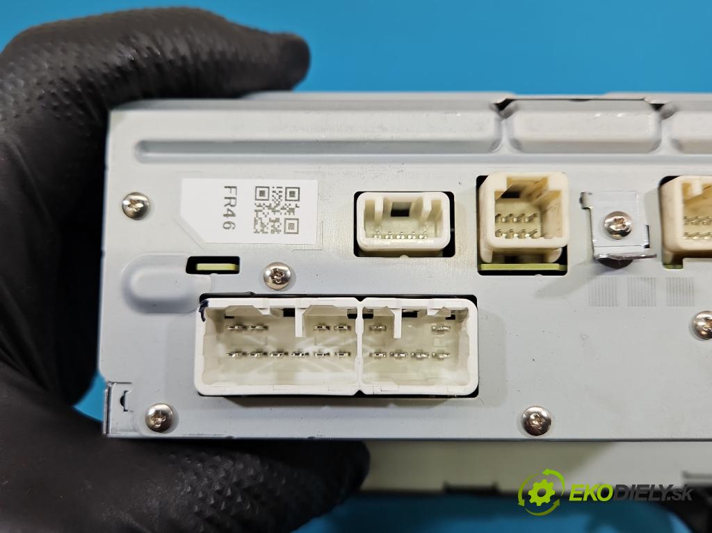 Subaru Forester IV SJ 2012-2018 2.0 BOXER 147 HP automatic 108 kW 1998 cm3 5- Radio originál 86201SG460