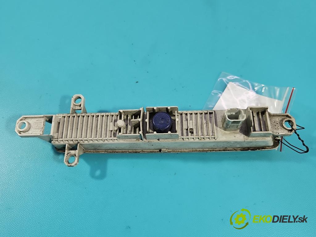 Peugeot 308 II 2013-2021 1.6 hdi 120 HP manual 88 kW 1560 cm3 5- Svetlo: prevádzky ľavé 9812662180