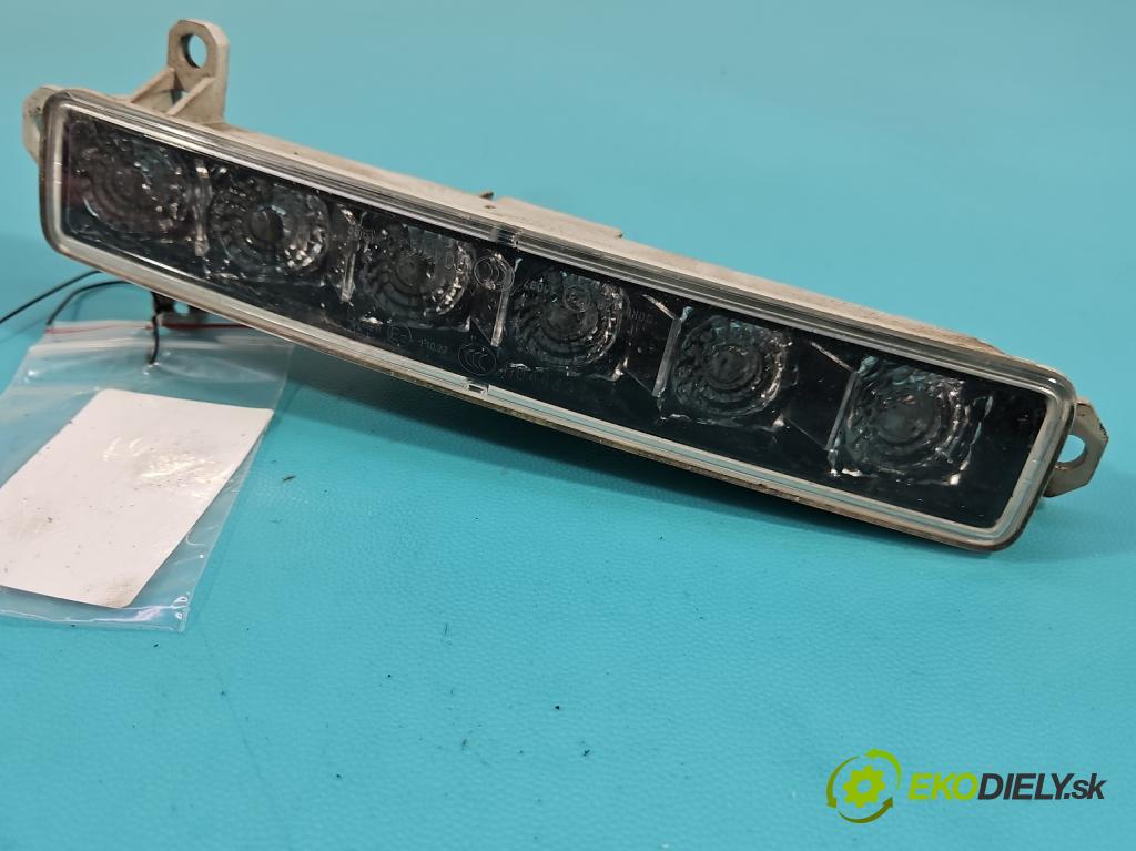 Peugeot 308 II 2013-2021 1.6 hdi 120 HP manual 88 kW 1560 cm3 5- Svetlo: prevádzky pravé 9812662180