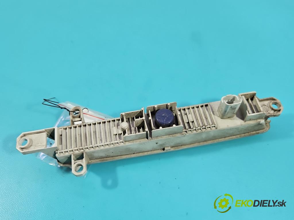 Peugeot 308 II 2013-2021 1.6 hdi 120 HP manual 88 kW 1560 cm3 5- Svetlo: prevádzky pravé 9812662180