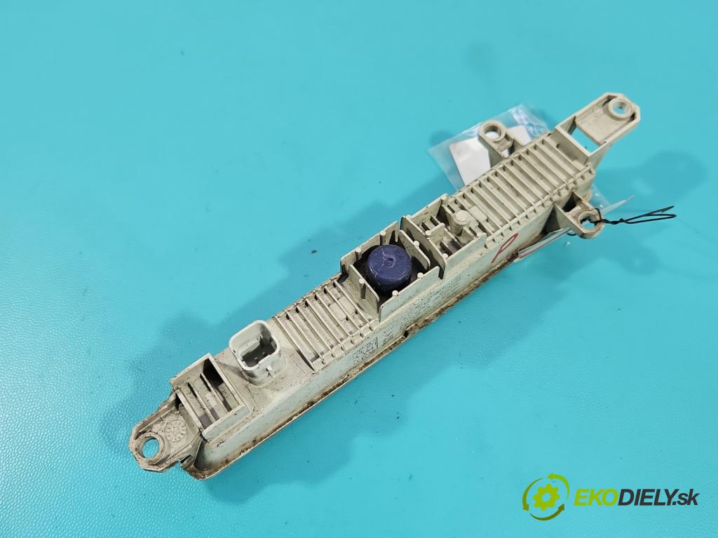 Peugeot 308 II 2013-2021 1.6 hdi 120 HP manual 88 kW 1560 cm3 5- Svetlo: prevádzky pravé 9812662180