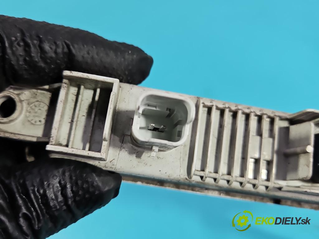 Peugeot 308 II 2013-2021 1.6 hdi 120 HP manual 88 kW 1560 cm3 5- Svetlo: prevádzky pravé 9812662180