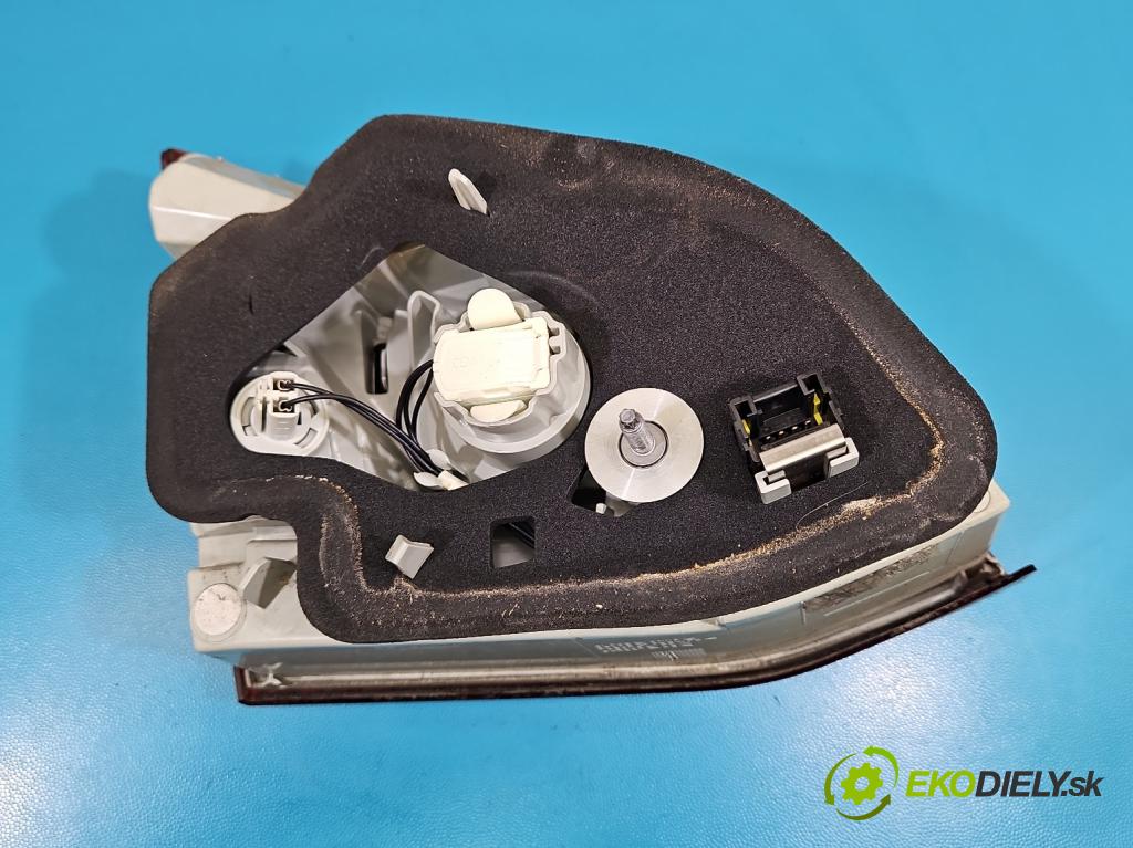 Peugeot 308 II 2013-2021 1.6 hdi 120 HP manual 88 kW 1560 cm3 5- svetlo / reflektor zadné pravé  (Kľučka dverí ostatné)