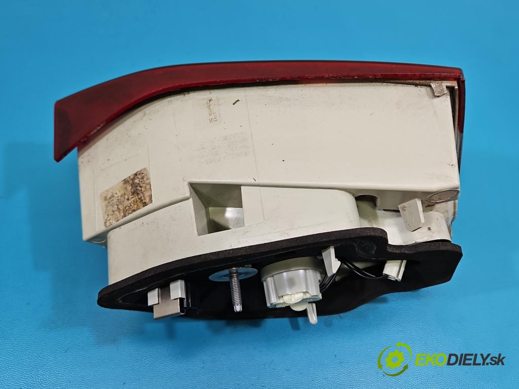 Peugeot 308 II 2013-2021 1.6 hdi 120 HP manual 88 kW 1560 cm3 5- svetlo / reflektor zadné pravé  (Kľučka dverí ostatné)