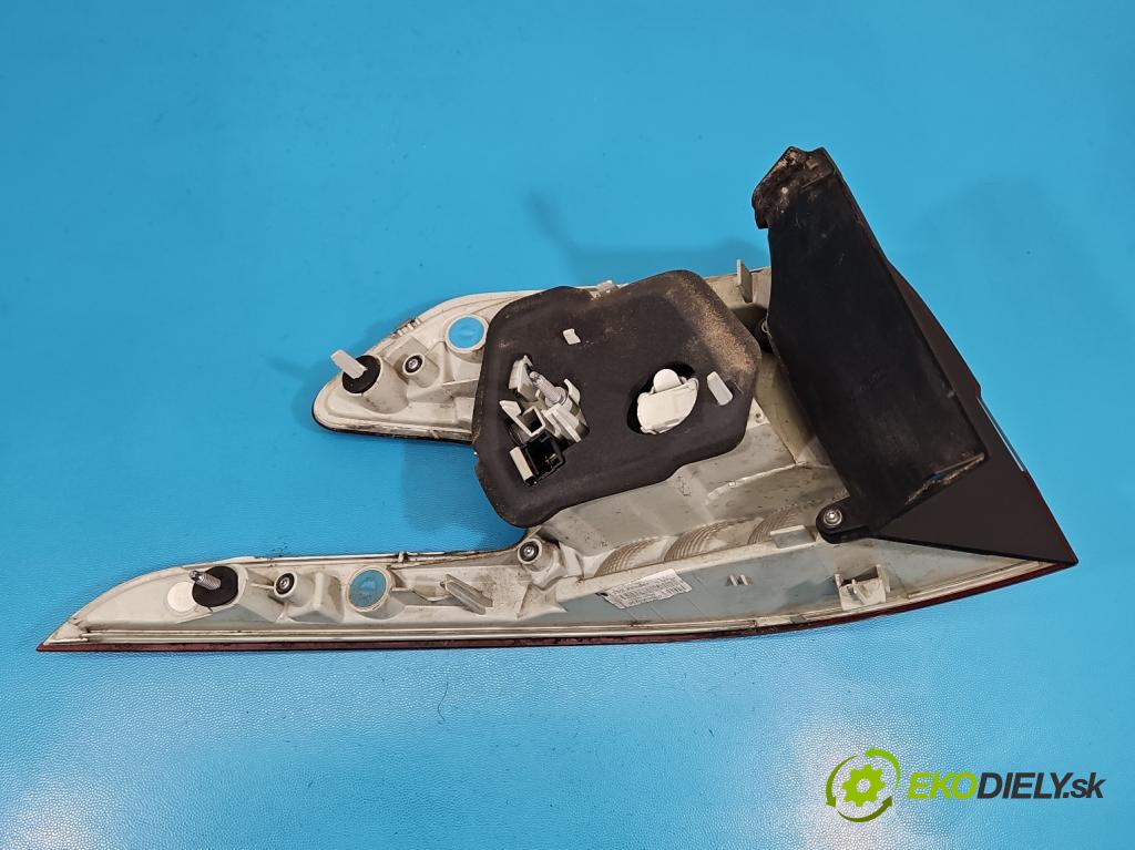 Peugeot 308 II 2013-2021 1.6 hdi 120 HP manual 88 kW 1560 cm3 5- svetlo / reflektor zadné pravé 9678093880 (Kľučka dverí ostatné)