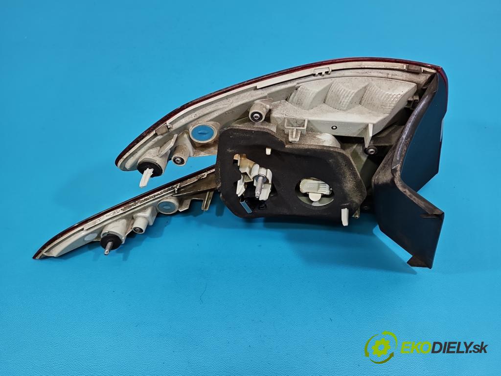 Peugeot 308 II 2013-2021 1.6 hdi 120 HP manual 88 kW 1560 cm3 5- svetlo / reflektor zadné pravé 9678093880 (Kľučka dverí ostatné)