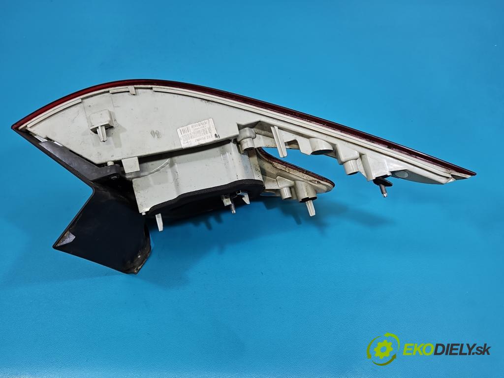 Peugeot 308 II 2013-2021 1.6 hdi 120 HP manual 88 kW 1560 cm3 5- svetlo / reflektor zadné pravé 9678093880 (Kľučka dverí ostatné)