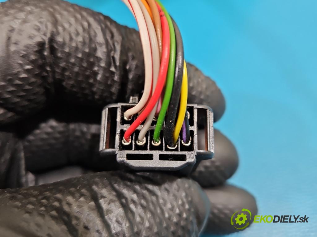 Peugeot 308 II 2013-2021 1.6 hdi 120 hp manual 88 kW 1560 cm3 5- zpětné zrcátko levé 98088638XT (Klika dveří ostatní)