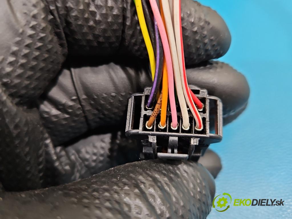 Peugeot 308 II 2013-2021 1.6 hdi 120 hp manual 88 kW 1560 cm3 5- zpětné zrcátko levé 98088638XT (Klika dveří ostatní)