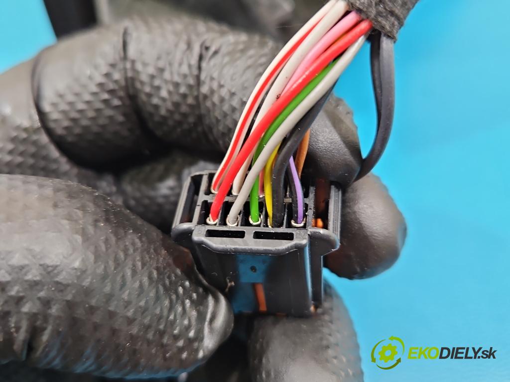 Peugeot 308 II 2013-2021 1.6 hdi 120 HP manual 88 kW 1560 cm3 5- zrkadlo pravé 98088637XT (Kľučka dverí ostatné)