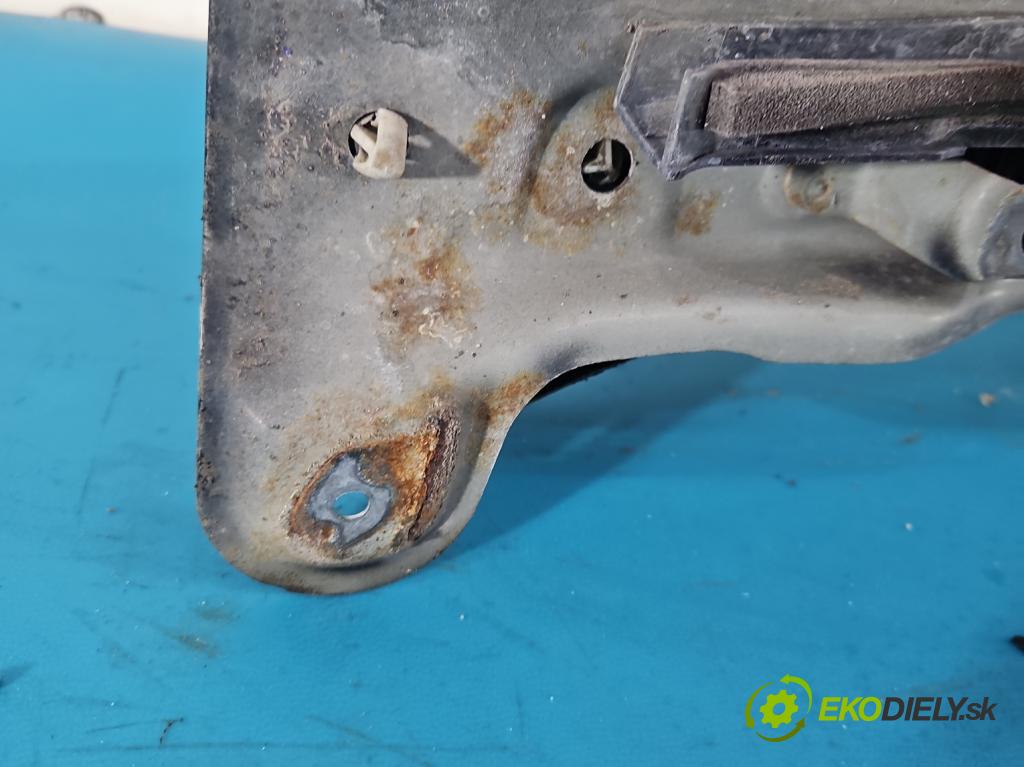 Mazda 6 II GH 2007-2012 2.0 citd 140 HP manual 103 kW 1998 cm3 5- blatník predné pravý  (Kľučka dverí ostatné)