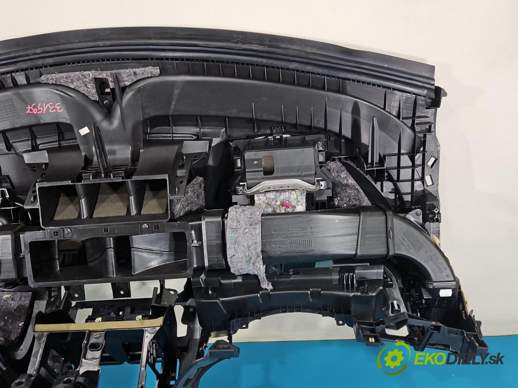 Citroen DS5 2011-2015 2.0 HDI 163 HP automatic 120 kW 1997 cm3 5- kokpit,pristrojová doska rozdeľovacia