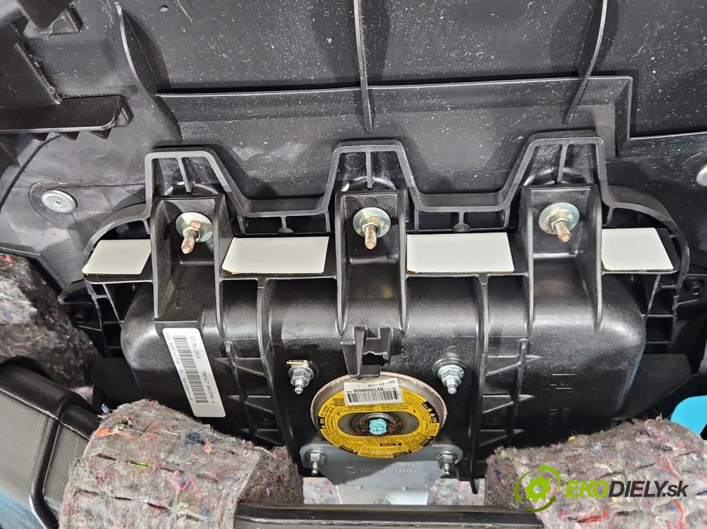 Citroen DS5 2011-2015 2.0 HDI 163 HP automatic 120 kW 1997 cm3 5- kokpit,pristrojová doska rozdeľovacia