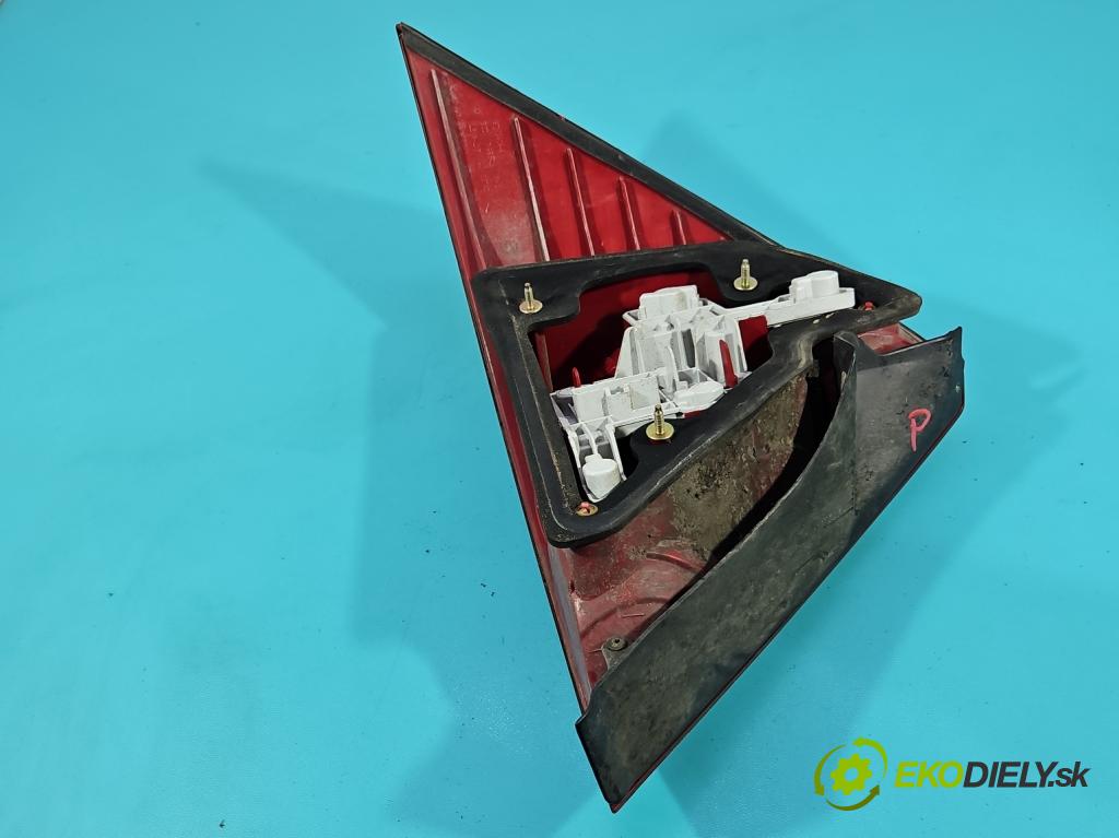 Ford Mondeo Mk3 2000-2007 2.0 16V 145 HP manual 107 kW 1999 cm3 4- svetlo / reflektor zadné pravé  (Kľučka dverí ostatné)