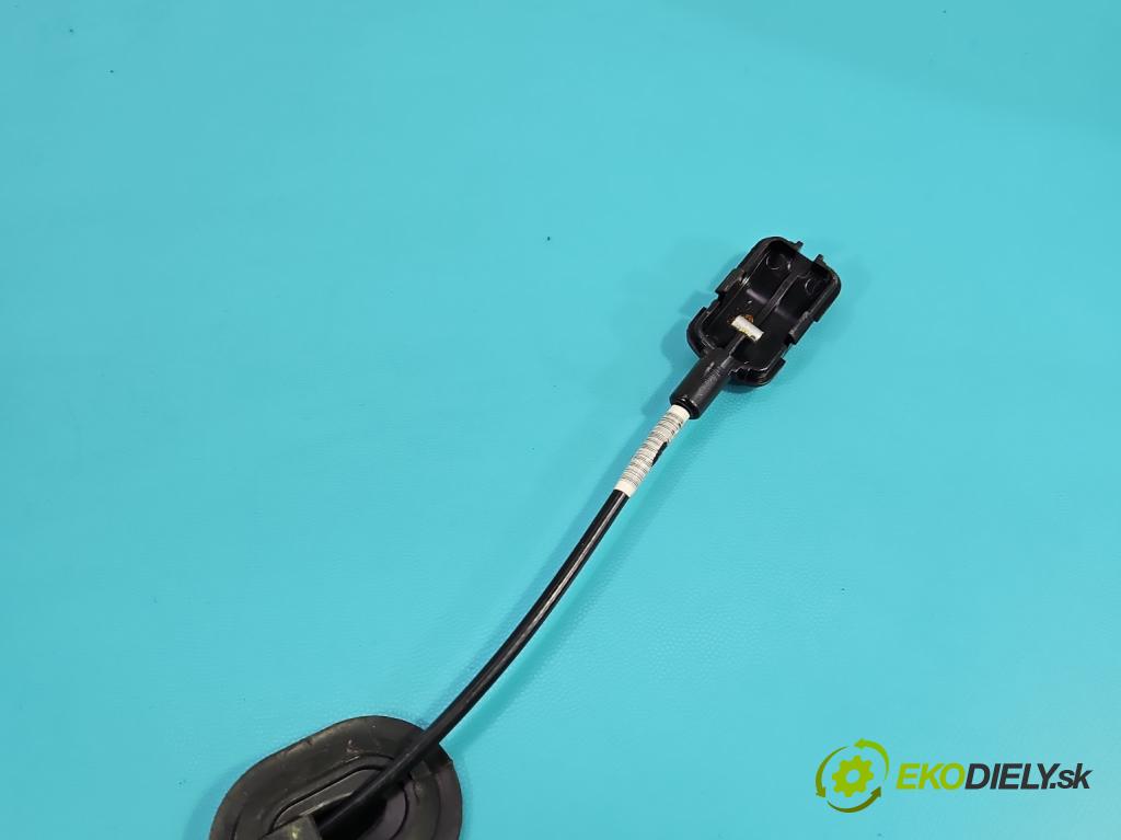 Renault Fluence 1.6 16V 110 HP manual 81 kW 1598 cm3 4- zámok zadné pravý 825020019R