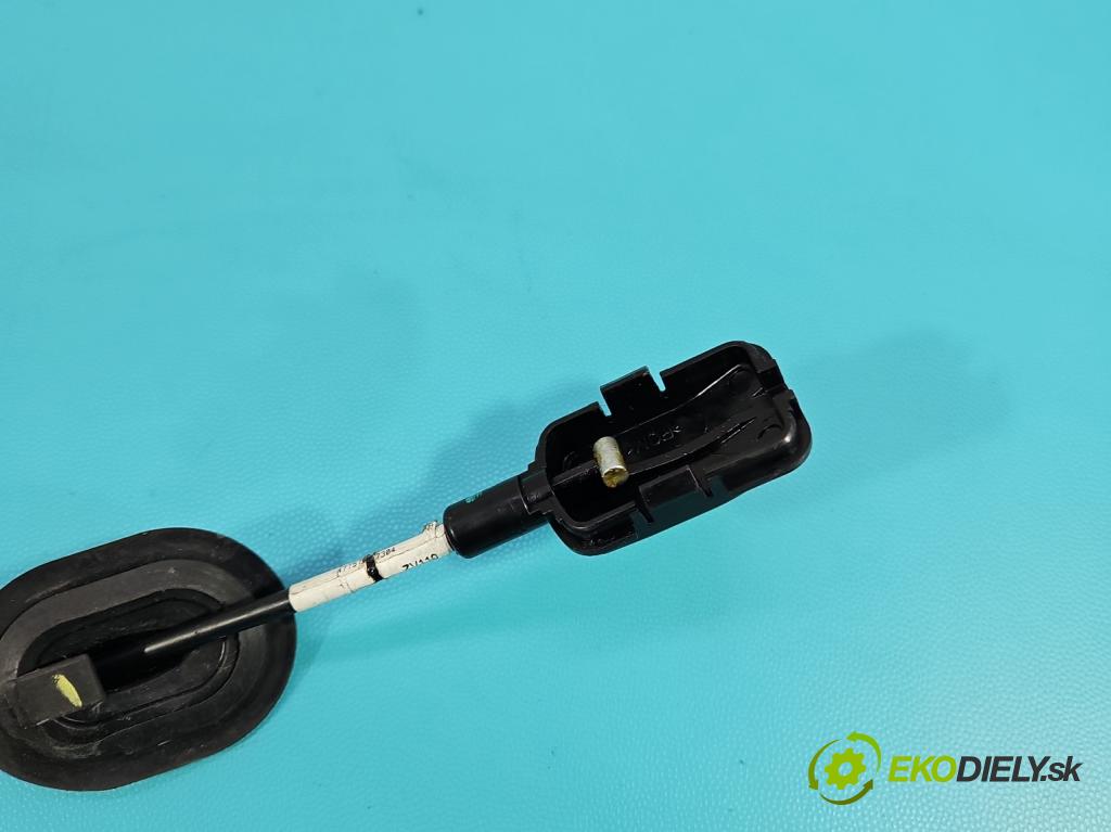 Renault Fluence 1.6 16V 110 HP manual 81 kW 1598 cm3 4- zámok zadné ľavý 825030019R