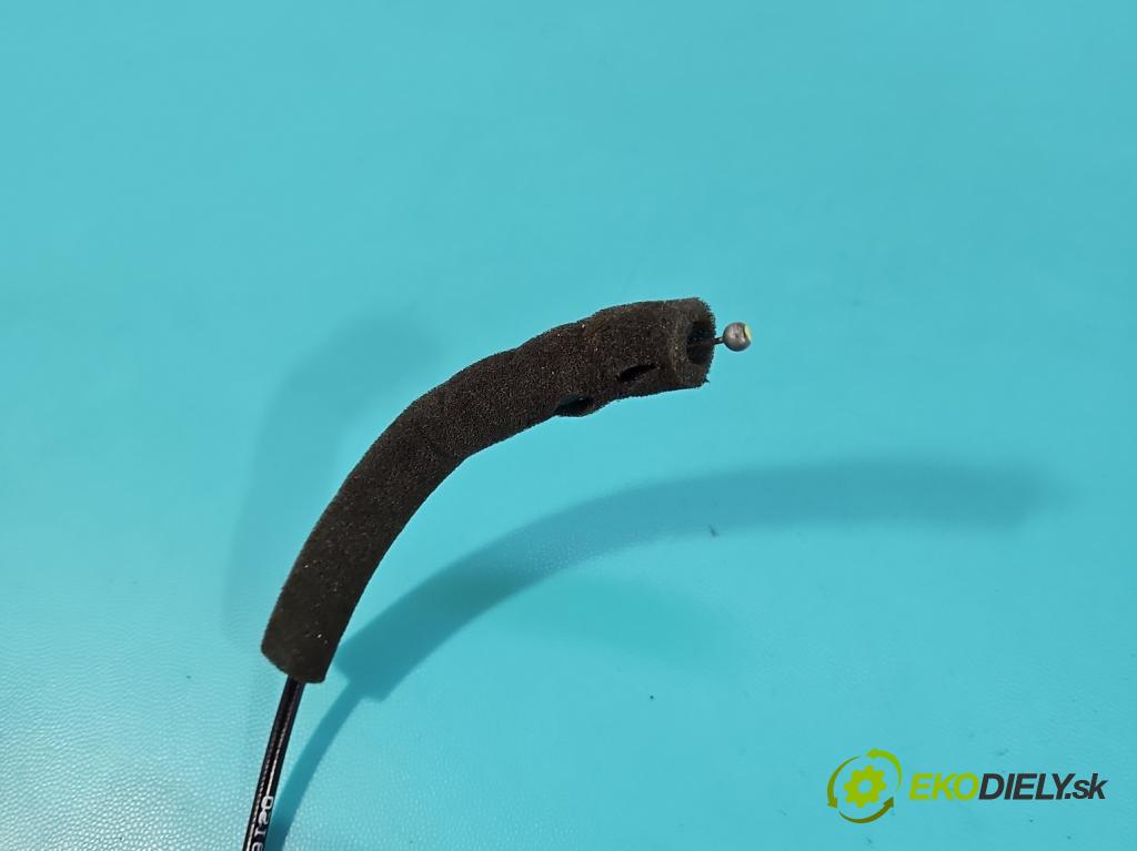 Renault Fluence 1.6 16V 110 HP manual 81 kW 1598 cm3 4- zámok zadné ľavý 825030019R