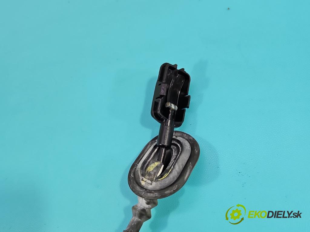 Renault Fluence 1.6 16V 110 HP manual 81 kW 1598 cm3 4- zámok predné pravý 805020022R