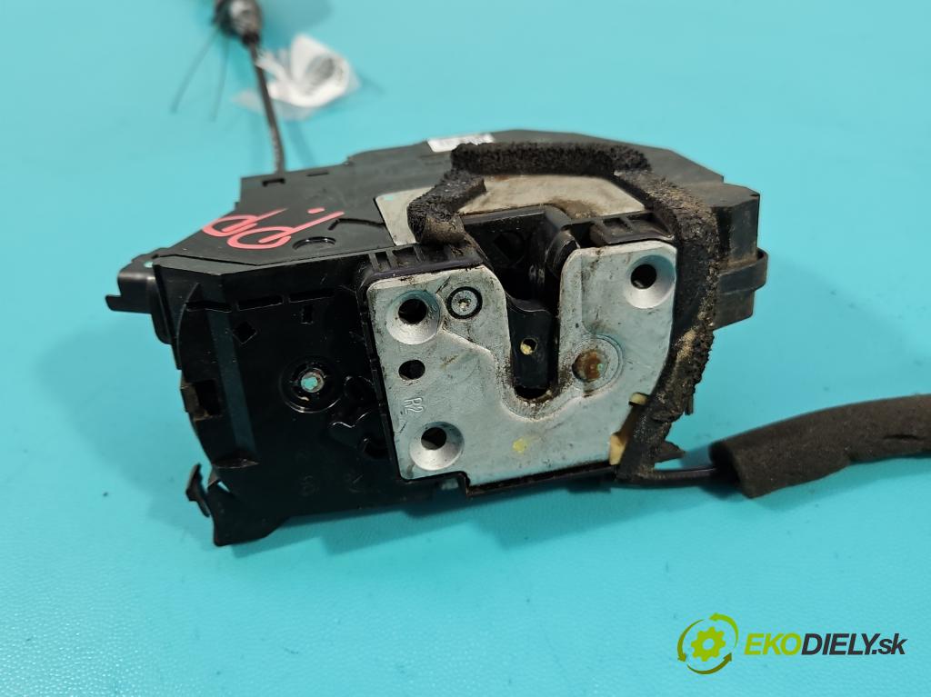 Renault Fluence 1.6 16V 110 HP manual 81 kW 1598 cm3 4- zámok predné pravý 805020022R