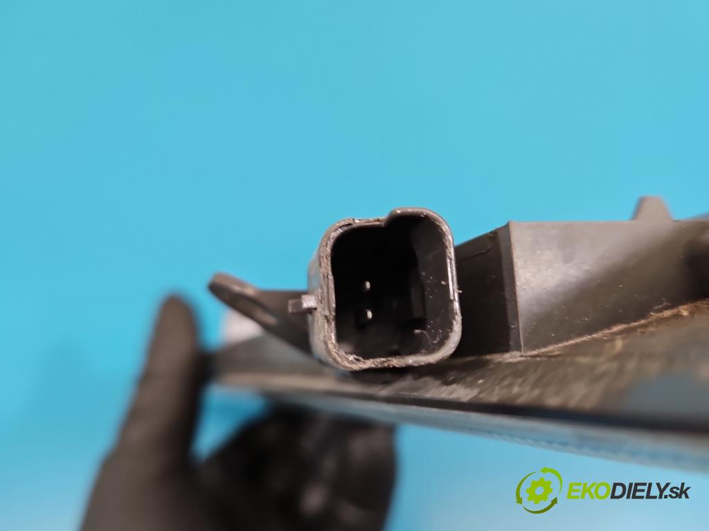 Citroen DS5 2011-2015 2.0 HDI 163 HP automatic 120 kW 1997 cm3 5- světlo: stop: 9804687380