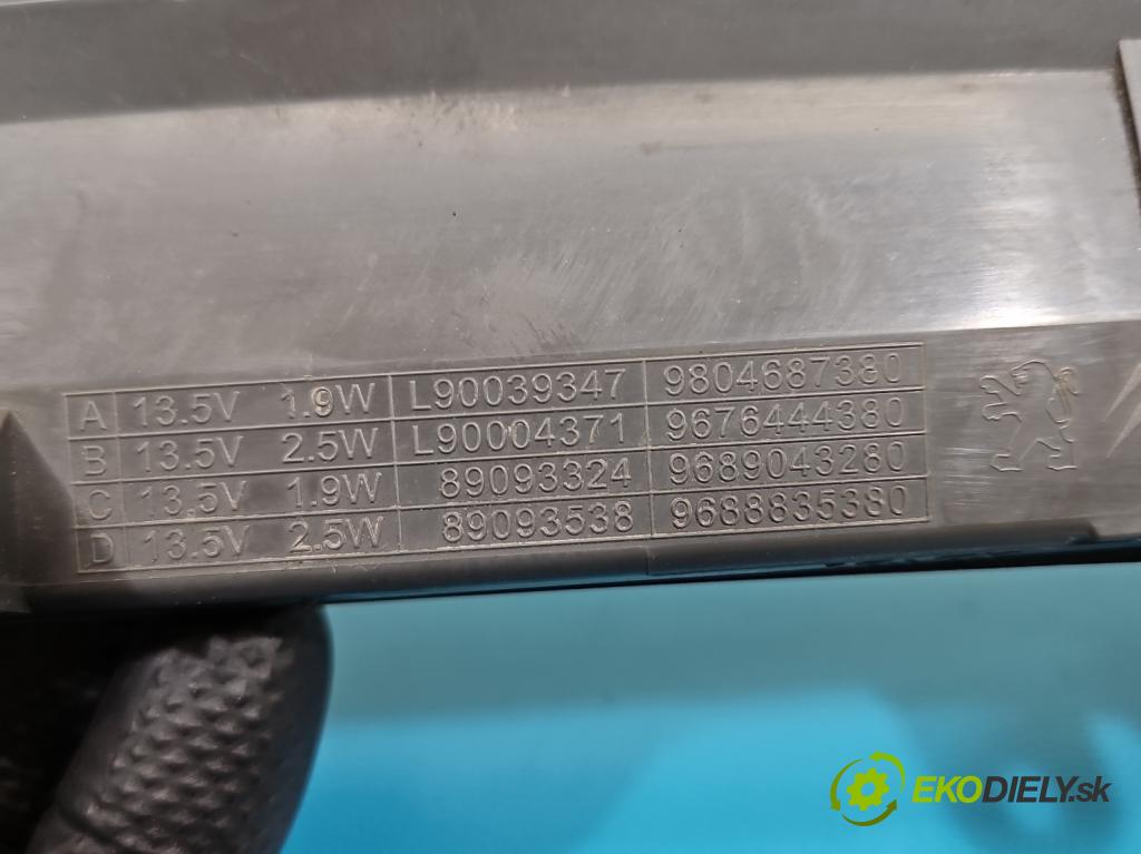 Citroen DS5 2011-2015 2.0 HDI 163 HP automatic 120 kW 1997 cm3 5- světlo: stop: 9804687380