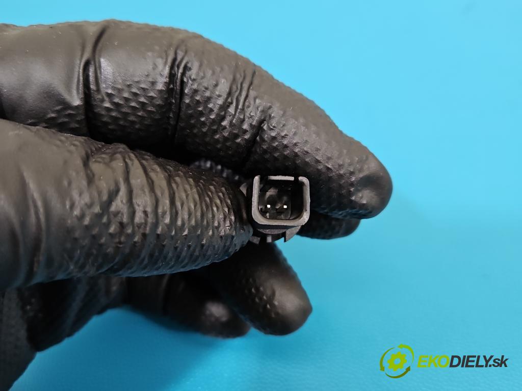 Citroen DS5 2011-2015 2.0 HDI 163 hp automatic 120 kW 1997 cm3 5- snímač stmívání 112758813B