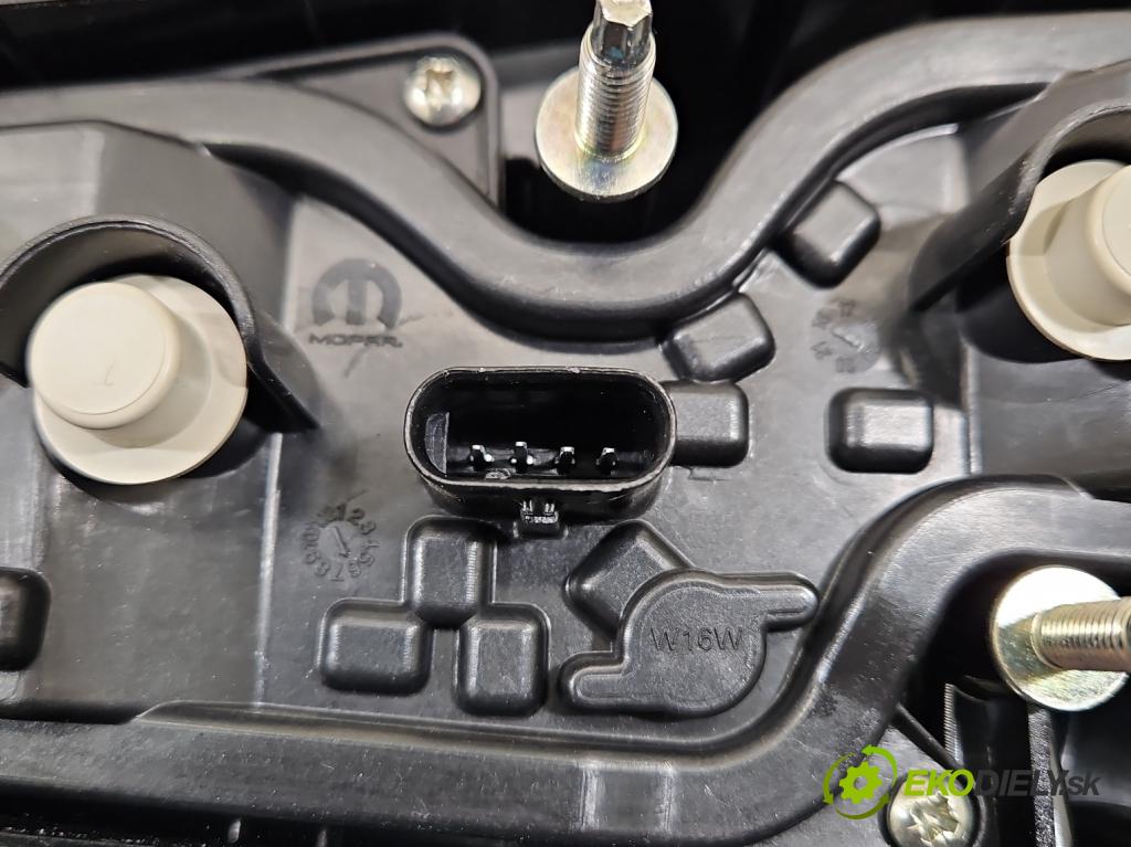 Fiat Tipo II 2015- 1.4 16V 95 HP manual 70 kW 1368 cm3 5- svetlo / reflektor zadné ľavé 0521341560 (Kľučka dverí ostatné)