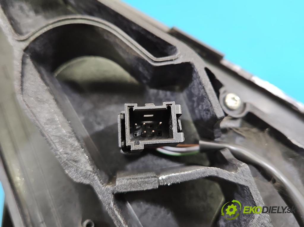 Fiat Tipo II 2015- 1.4 16V 95 HP manual 70 kW 1368 cm3 5- zrkadlo ľavé  (Kľučka dverí ostatné)