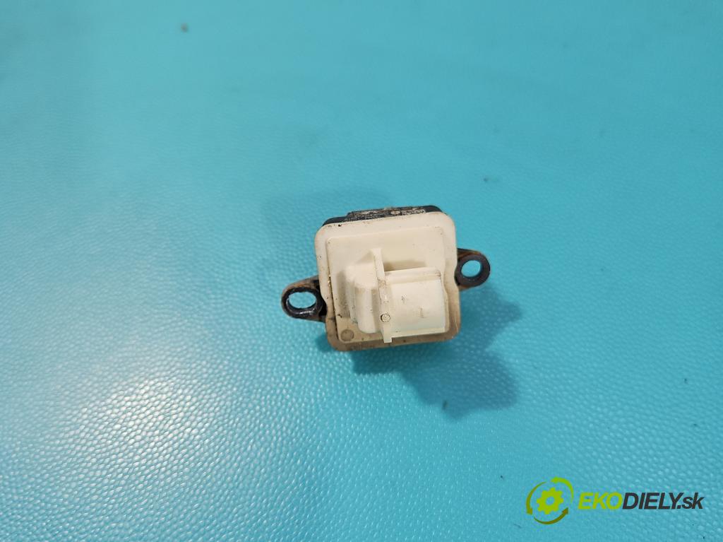 Fiat Tipo II 2015- 1.4 16V 95 HP manual 70 kW 1368 cm3 5- Kamera cúvania 00521154480