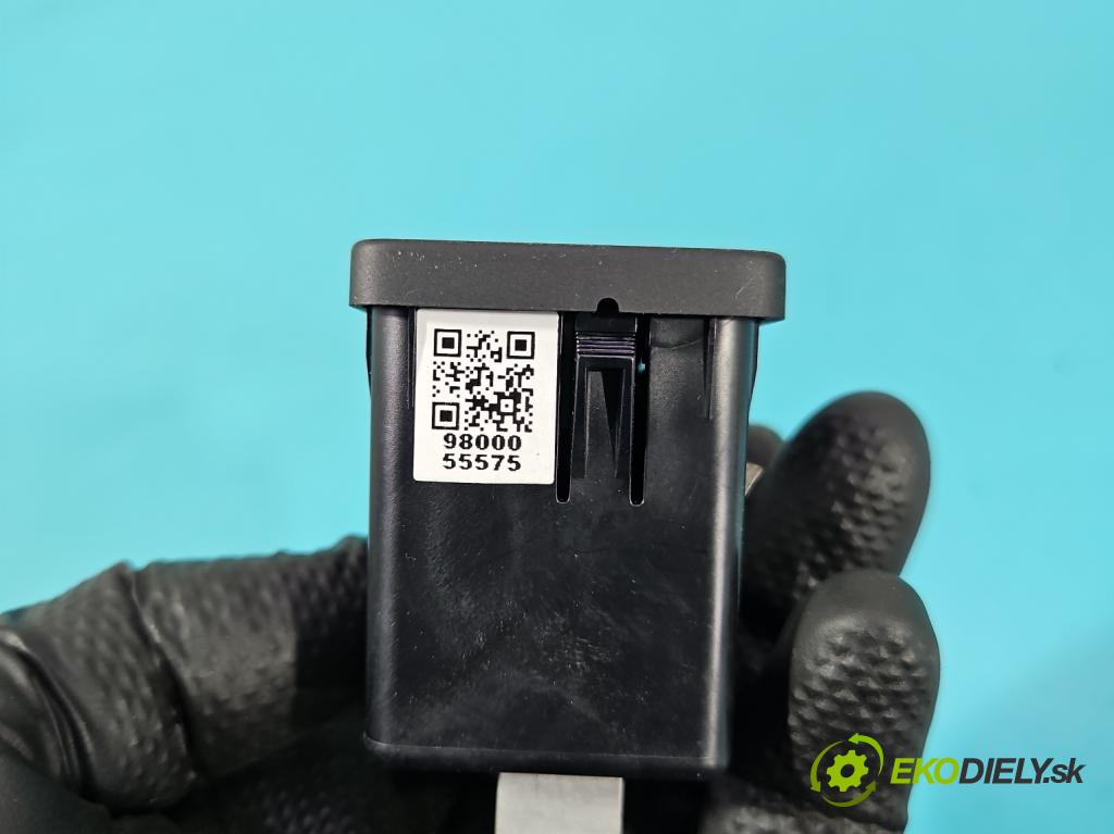 Fiat Tipo II 2015- 1.4 16V 95 hp manual 70 kW 1368 cm3 5- zásuvka USB 07357169260