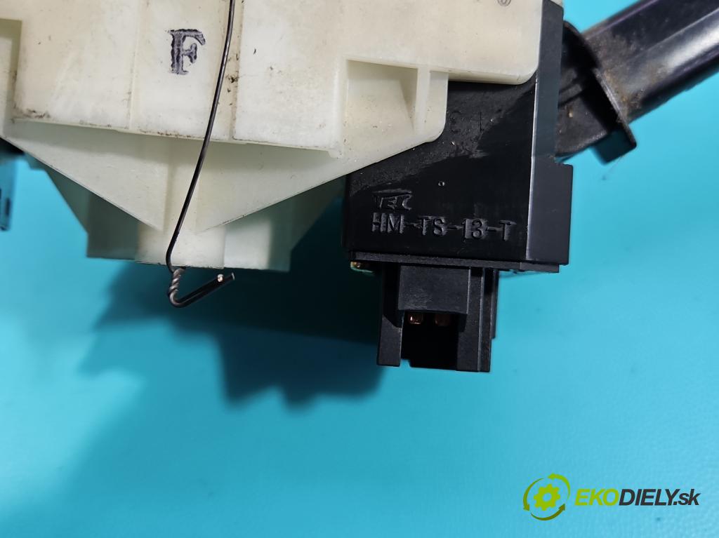 Honda CR-V I 1995-2001 2.0 16V 147 HP manual 108 kW 1973 cm3 5- prepínač komplex: M16389 (Prepínacie páčky pod volantom)